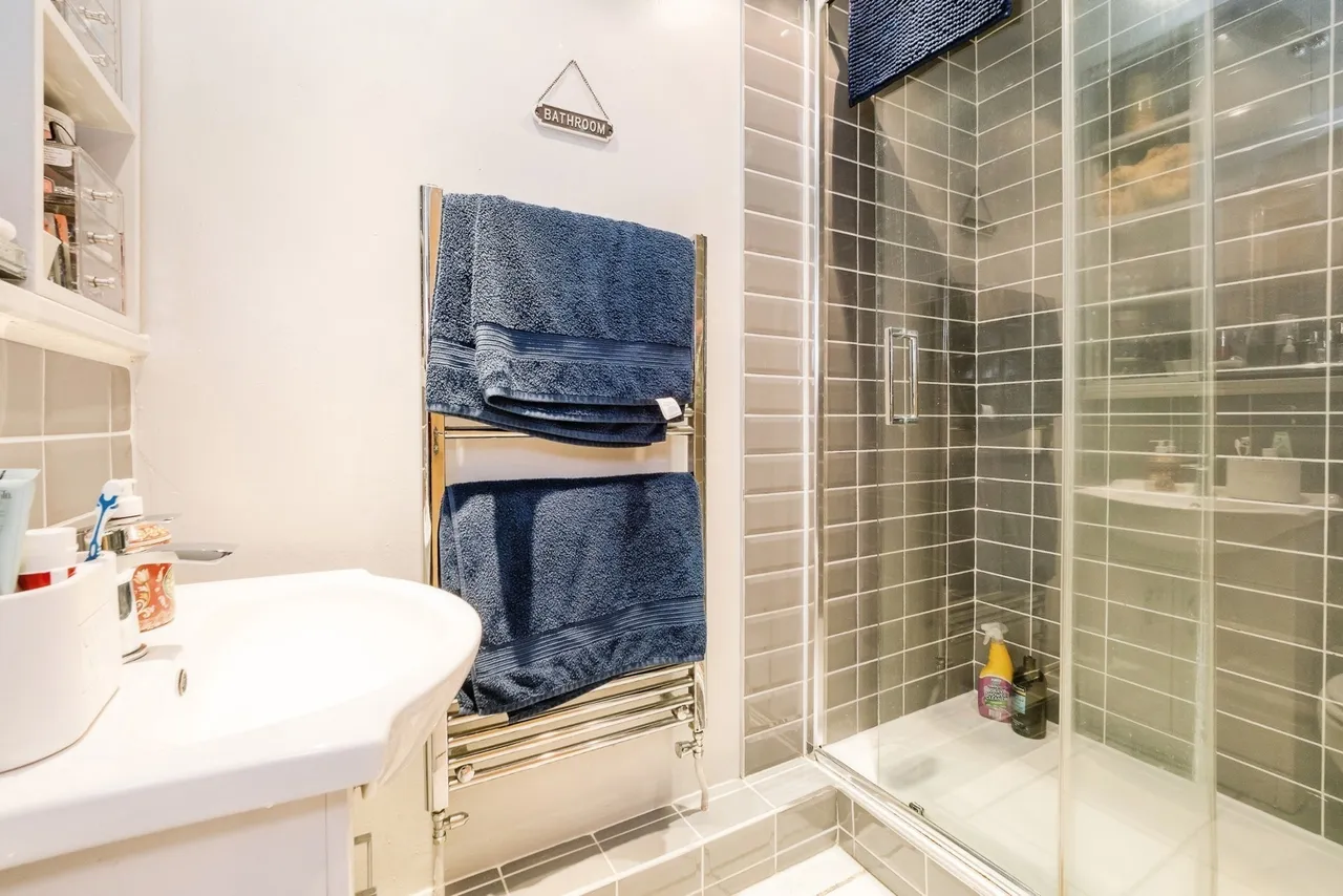 Retreat Way, Chigwell, Essex, IG7, photo 15