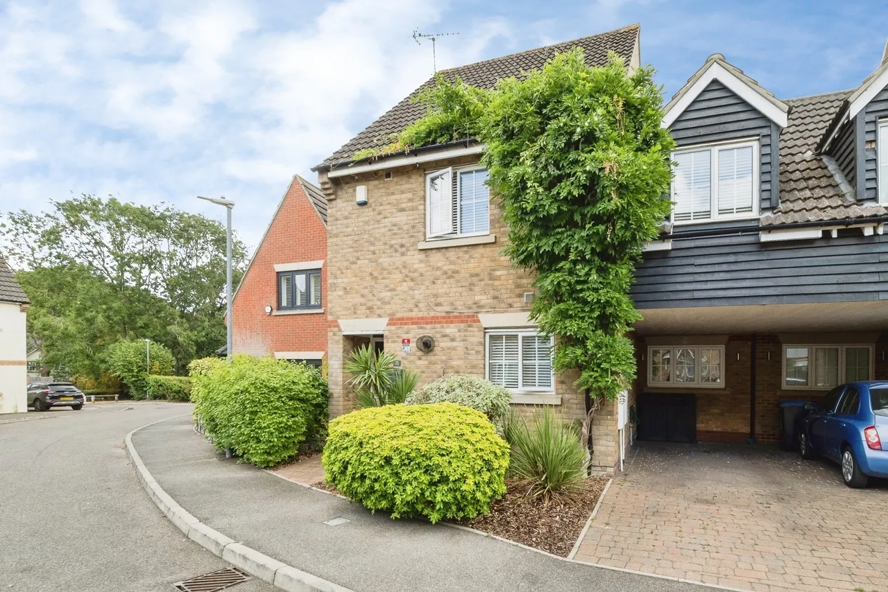 3 bed house for sale — Retreat Way, Chigwell, Essex, IG7