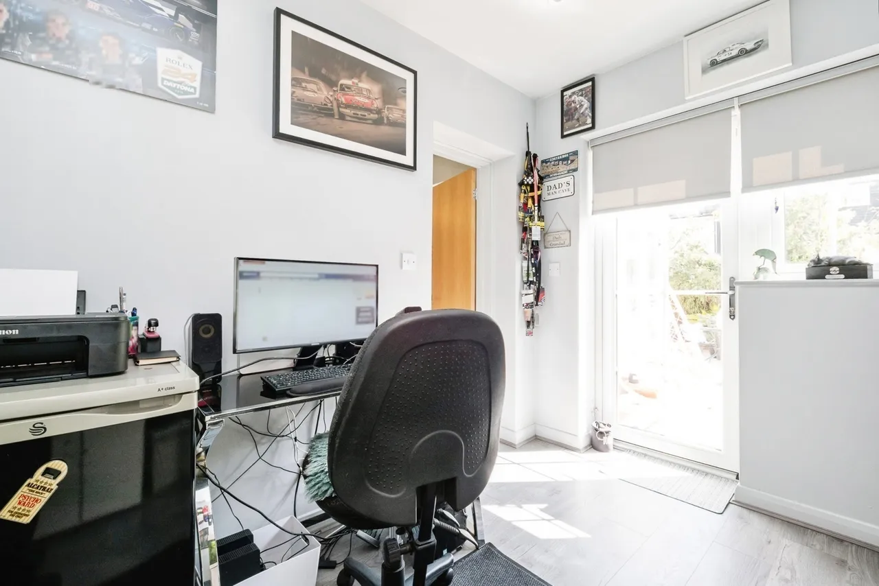 Retreat Way, Chigwell, Essex, IG7, photo 9