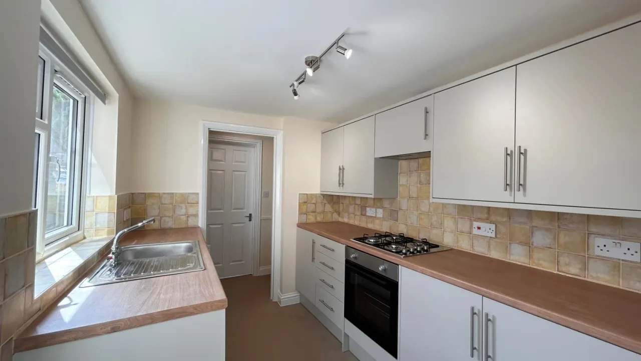 Brooklands Road, Bletchley, Milton Keynes, Buckinghamshire, MK2 2RN, photo 2