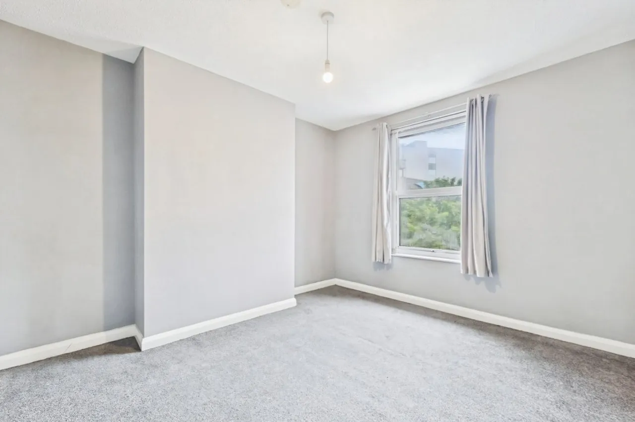 Cheriton Road, Folkestone, photo 12