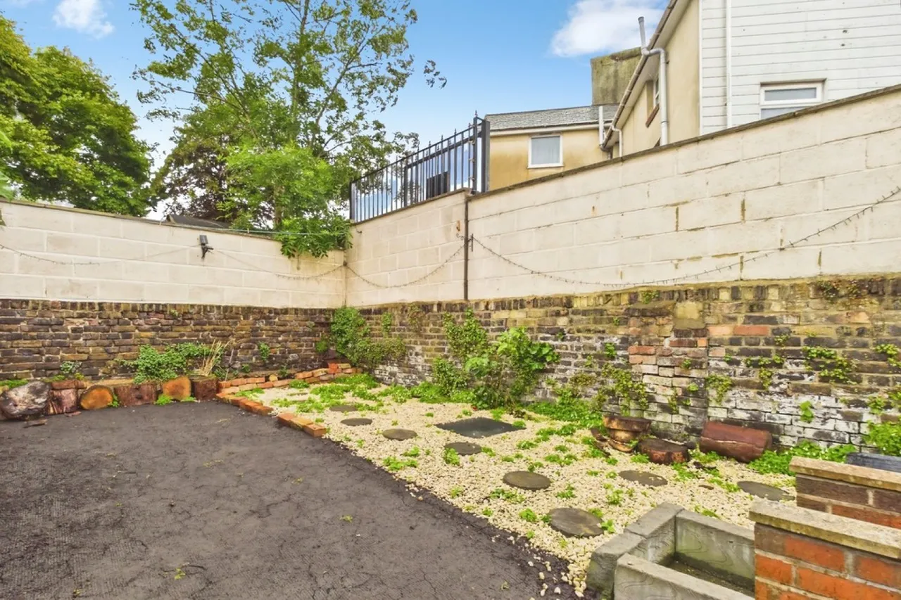 Cheriton Road, Folkestone, photo 5