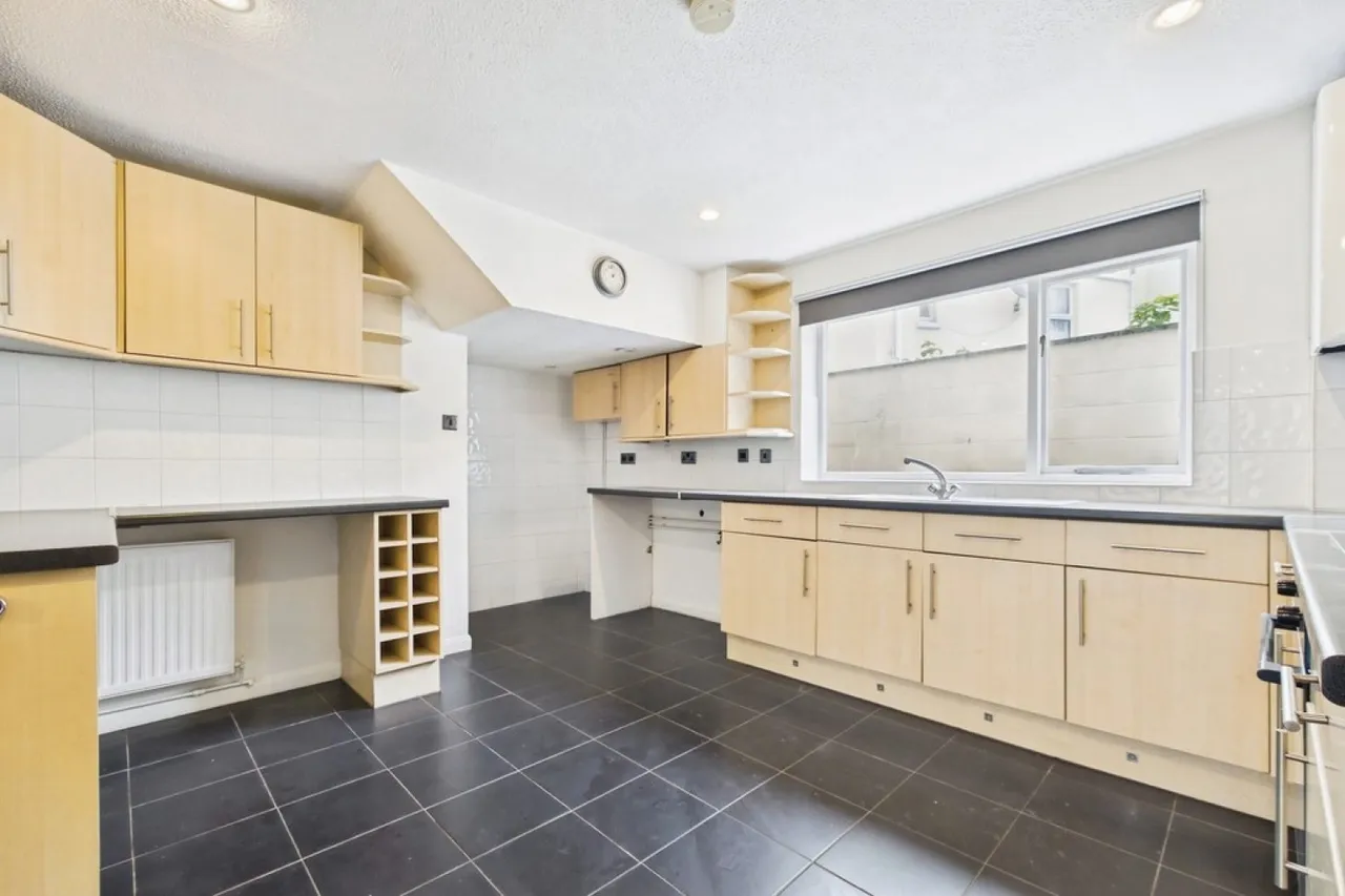 Cheriton Road, Folkestone, photo 10