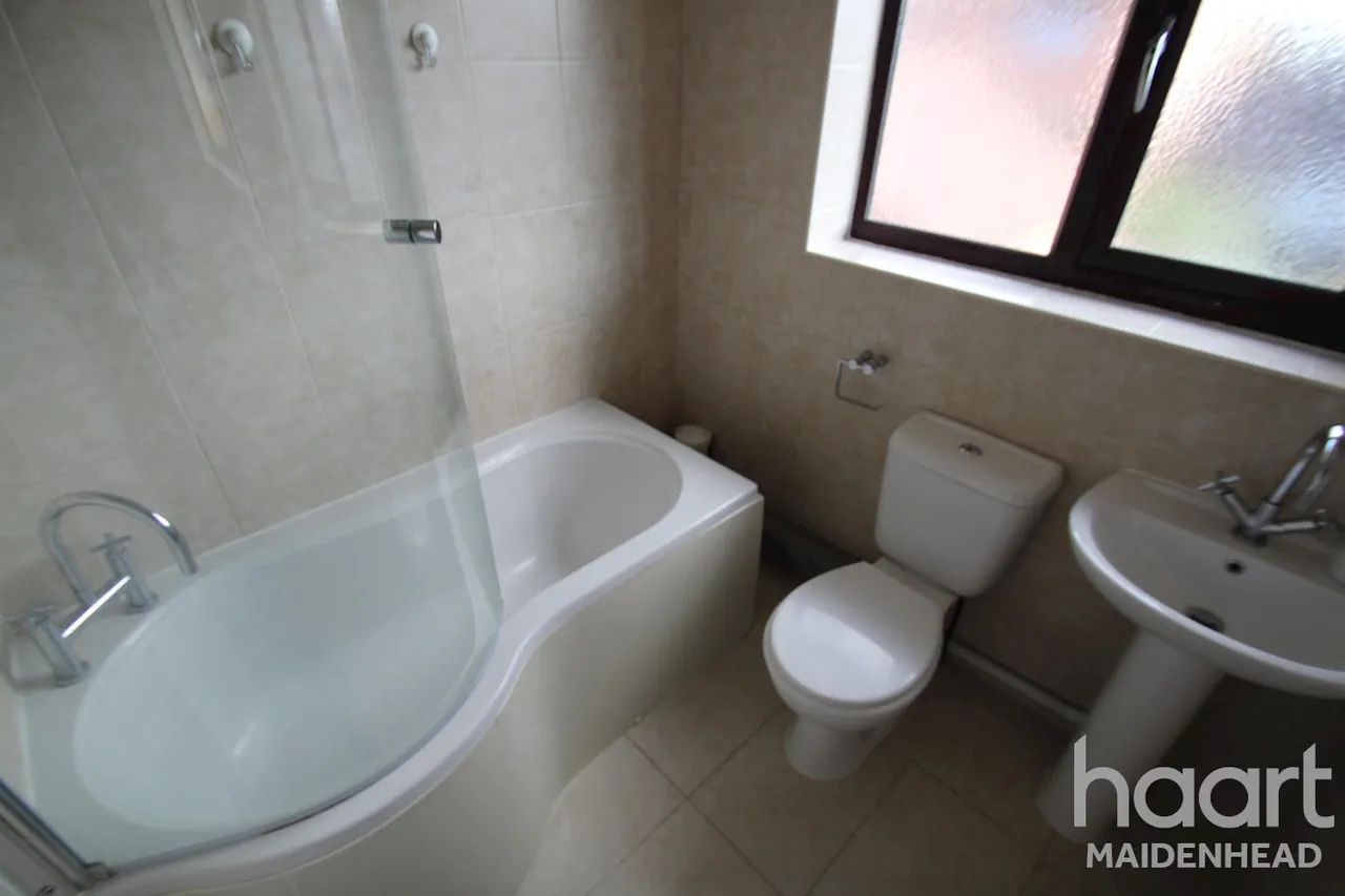 Cippenham, SL1, photo 12