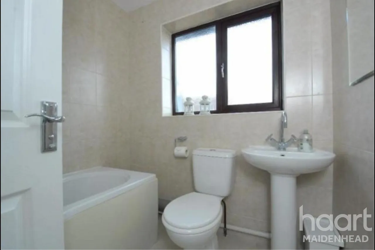 Cippenham, SL1, photo 8