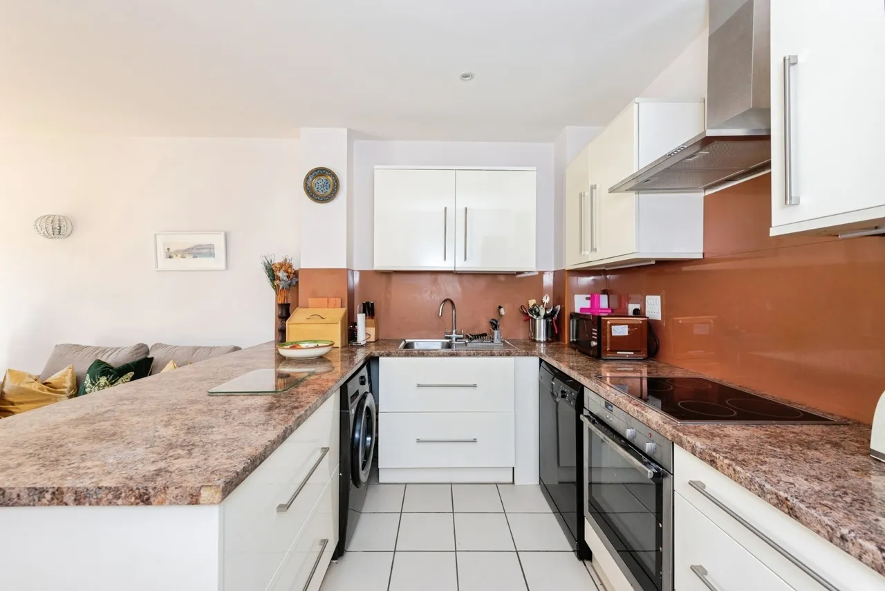 Lewiston Close, Worcester Park, KT4, photo 8