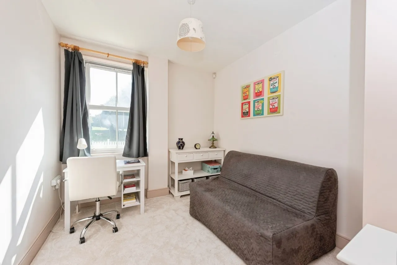Lewiston Close, Worcester Park, KT4, photo 7