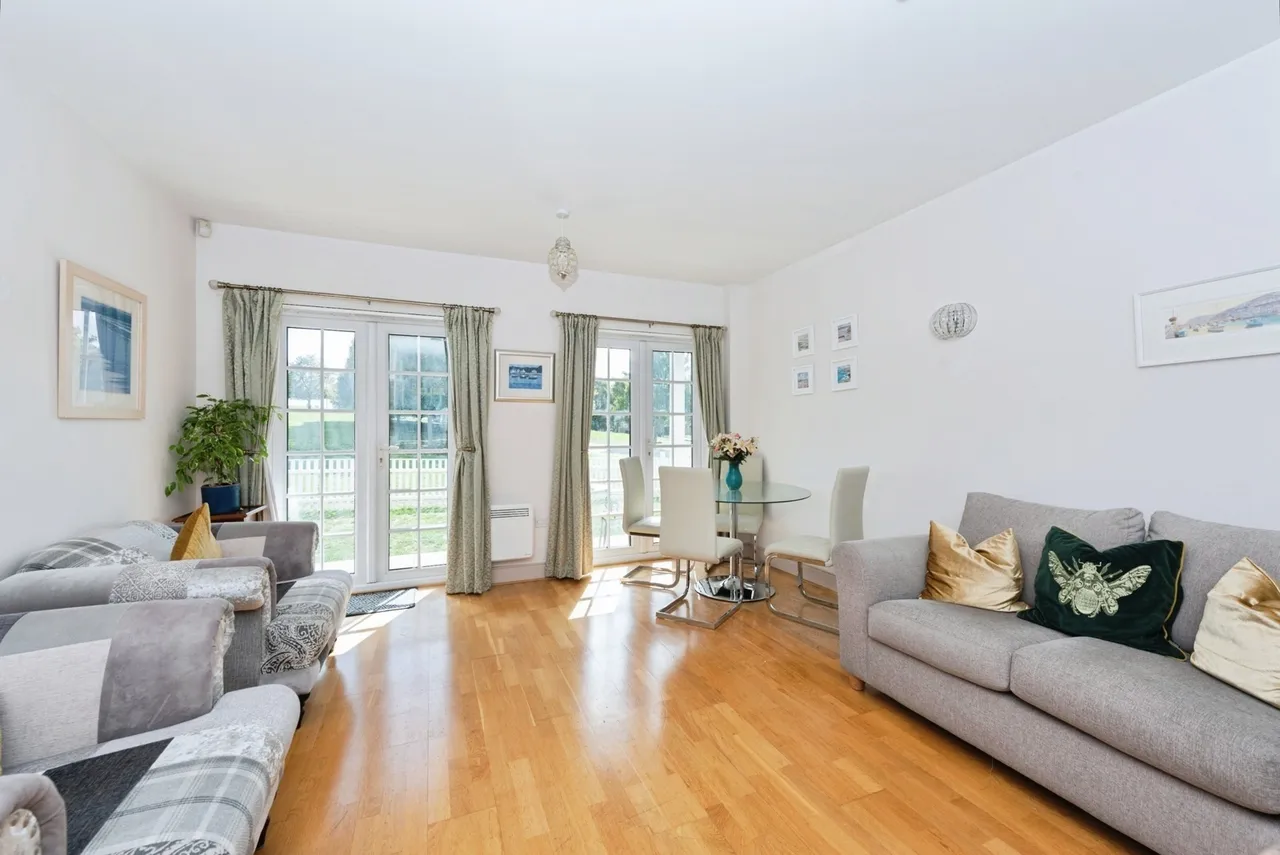 Lewiston Close, Worcester Park, KT4, photo 2