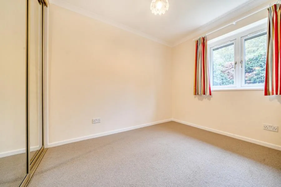 The Burlings, Ascot, SL5, photo 13