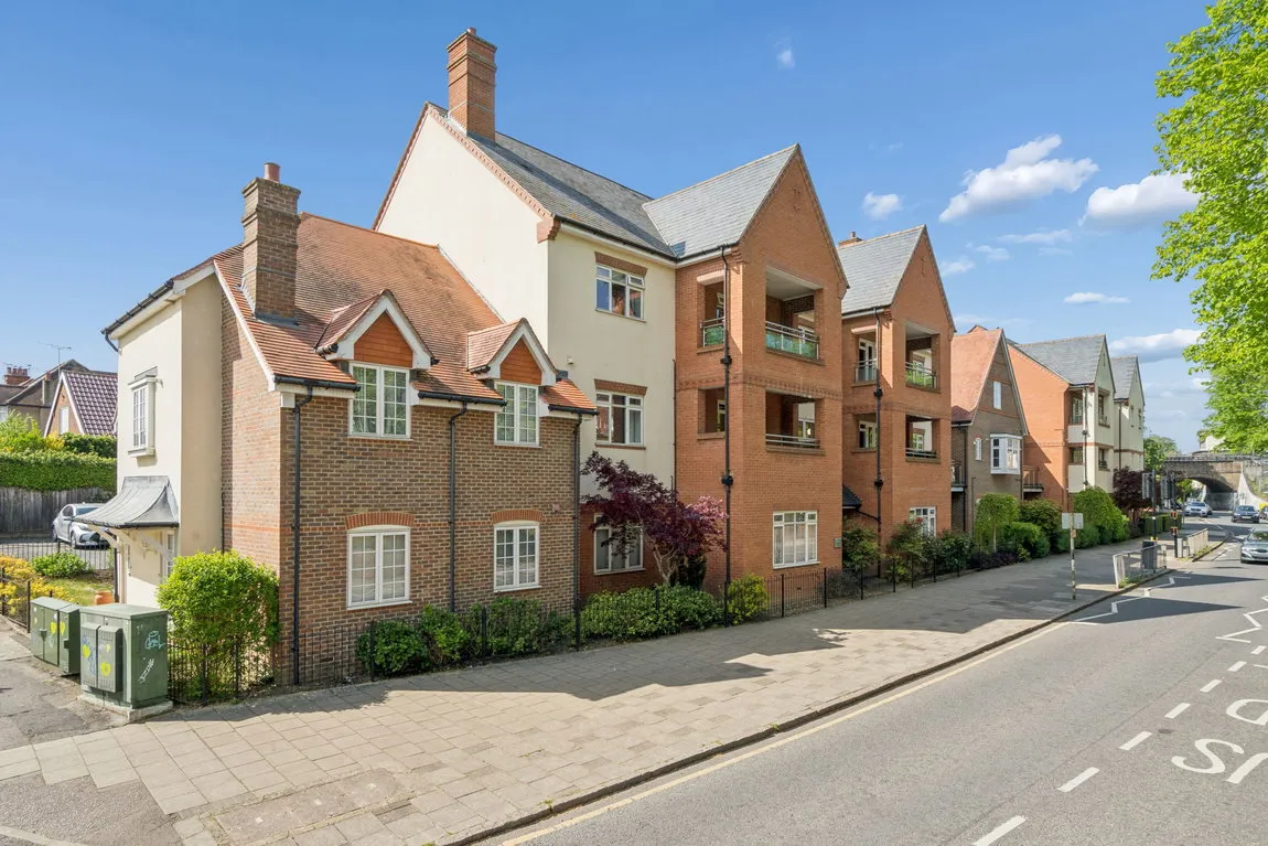 2 bed flat for sale, High Street, Rickmansworth, WD3