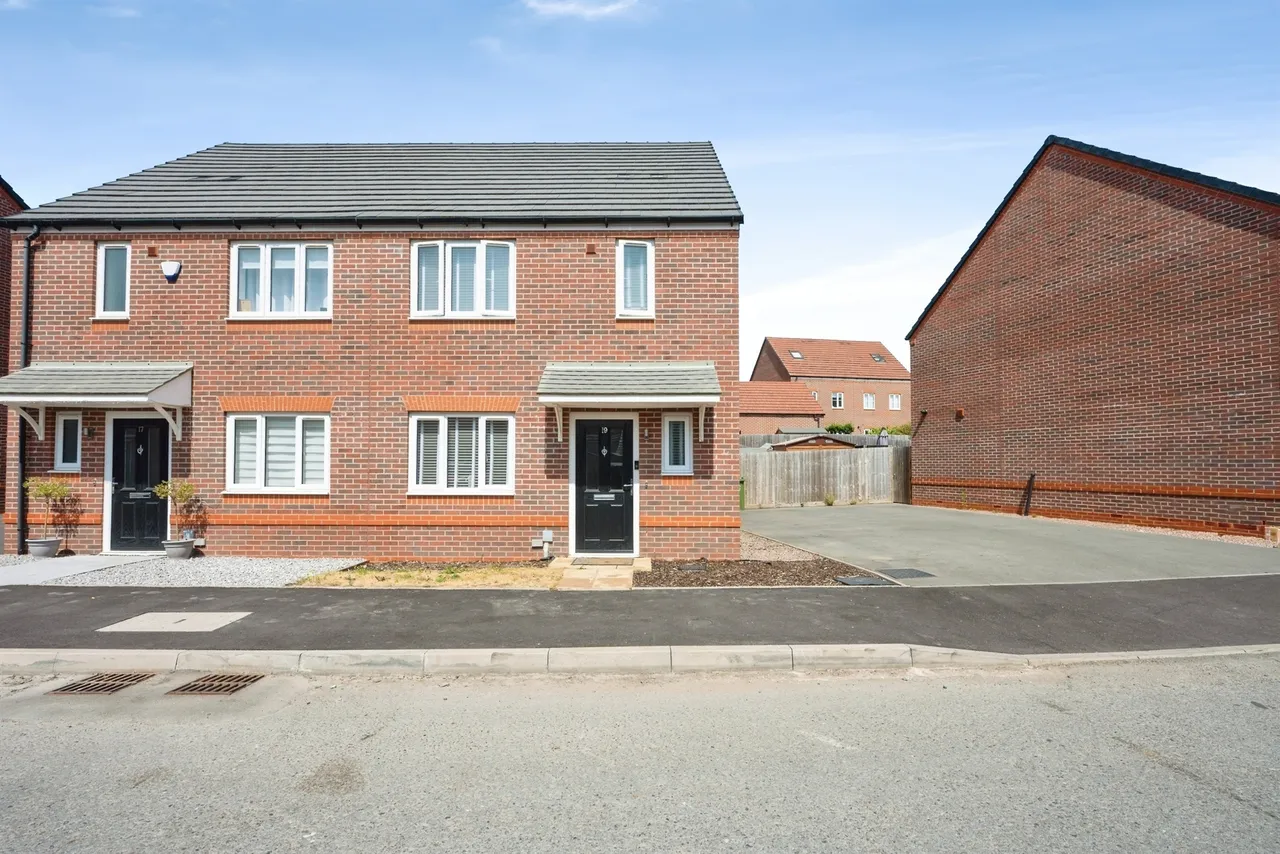 3 bed house for sale — Acorn Road, Lea Castle, Kidderminster