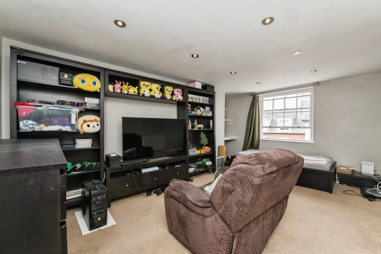 High Street, Honiton, EX14, photo 6