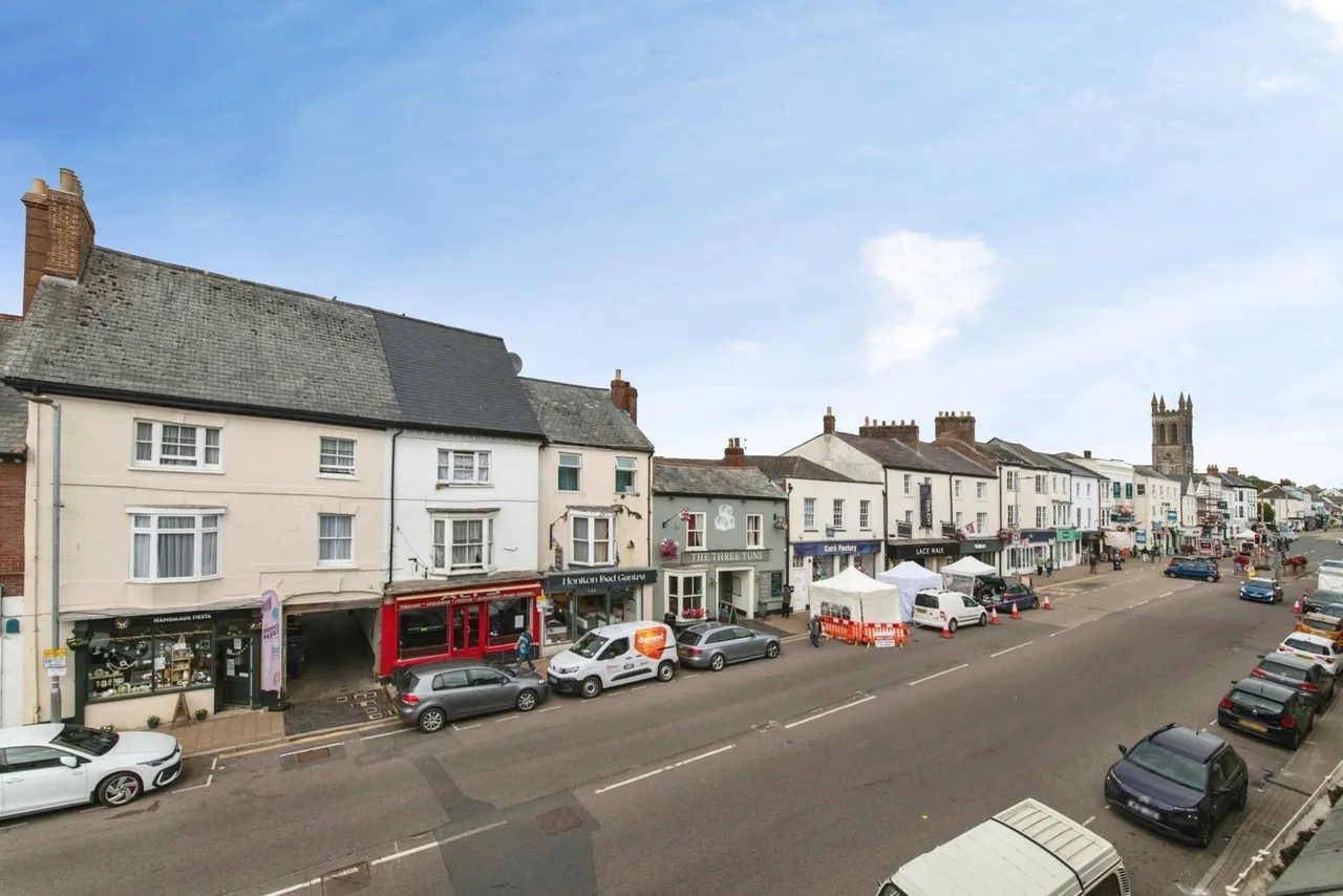High Street, Honiton, EX14, photo 11