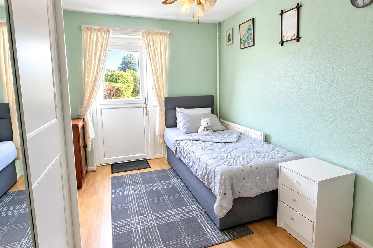 Westbury, photo 9