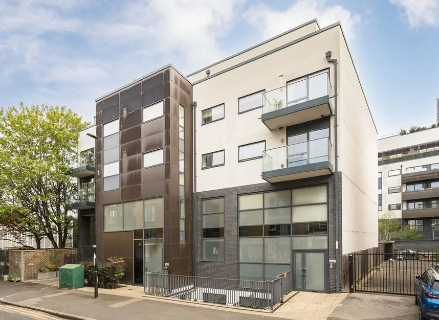 2 bed flat for sale — Singer Mews, Clapham North, SW4