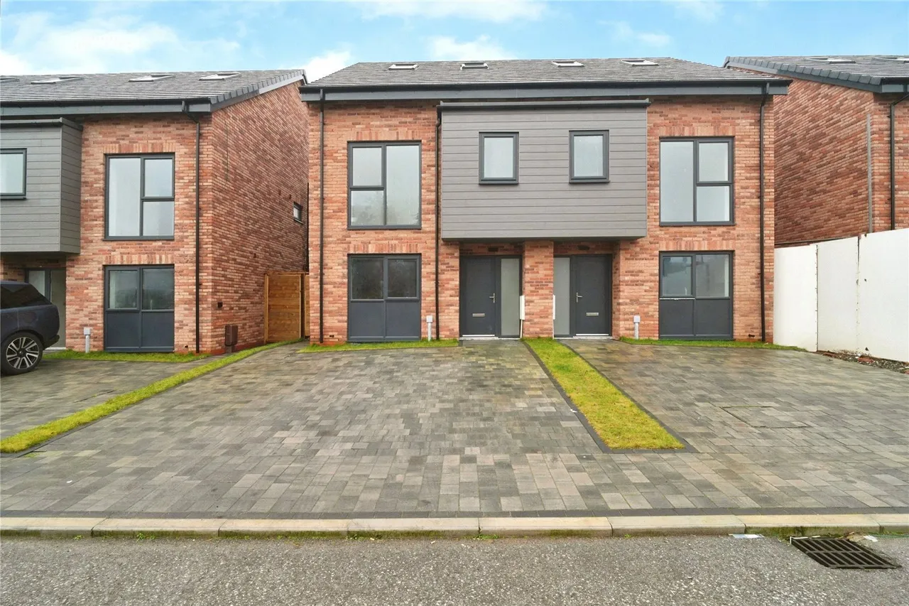 Albion Hall Place, Farnworth / Kearsley, Bolton, BL4, photo 17