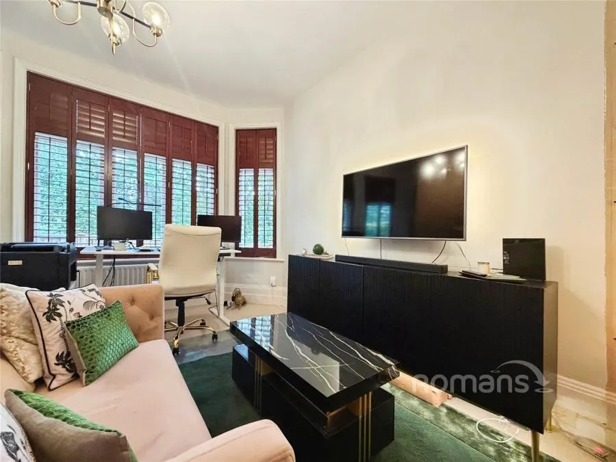 Crawley Lodge, Crawley Ridge, GU15, photo 20