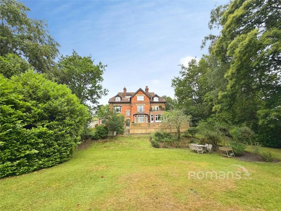 Crawley Lodge, Crawley Ridge, GU15, photo 10