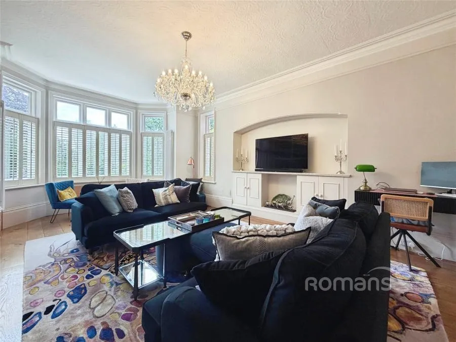Crawley Lodge, Crawley Ridge, GU15, photo 2