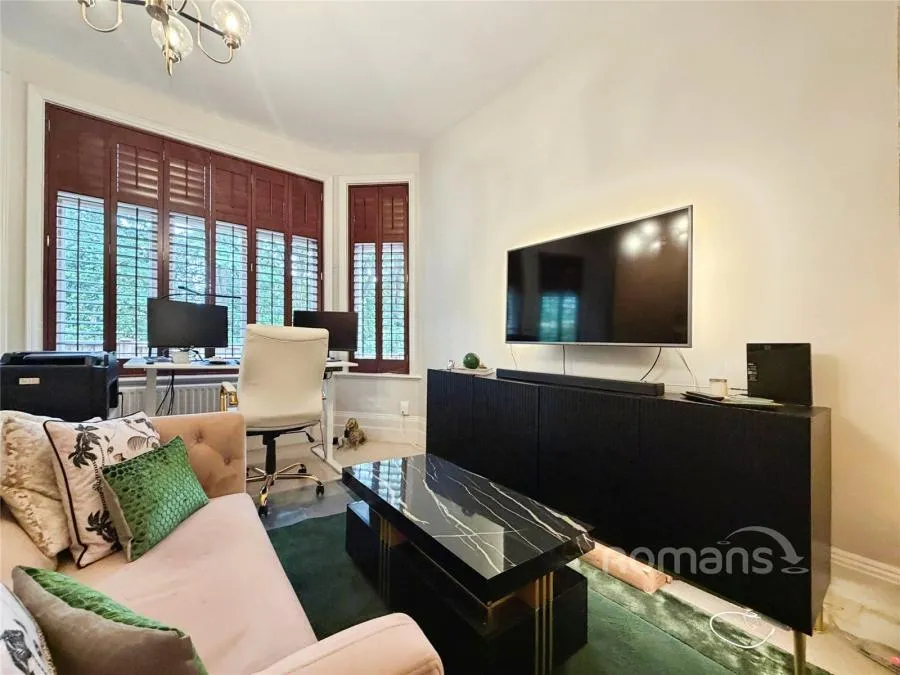 Crawley Lodge, Crawley Ridge, GU15, photo 31