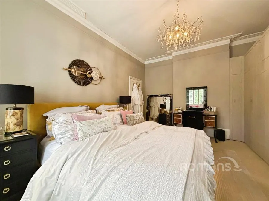 Crawley Lodge, Crawley Ridge, GU15, photo 32