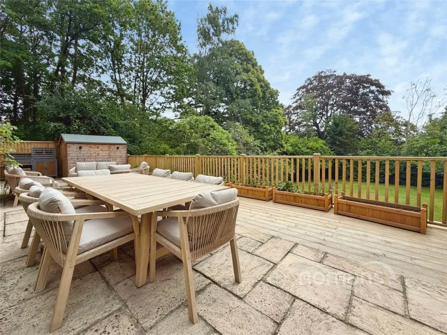 Crawley Lodge, Crawley Ridge, GU15, photo 12