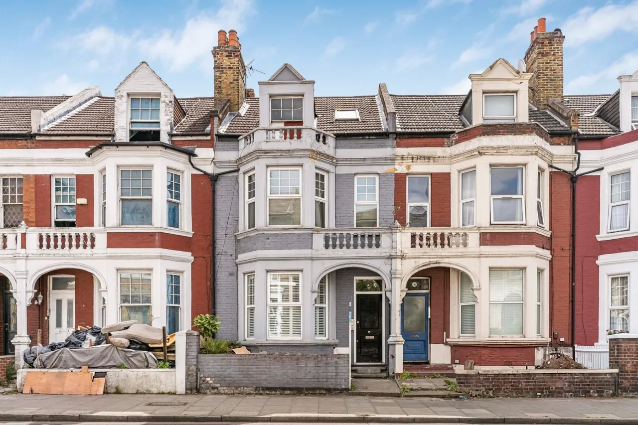 flat for sale — Lee High Road, London
