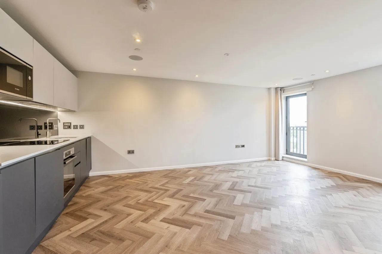 1 bed flat for sale — High Street, Billericay, Essex, CM12