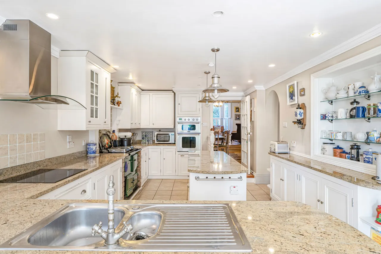 Hanworth Road, Hounslow, TW3, photo 6