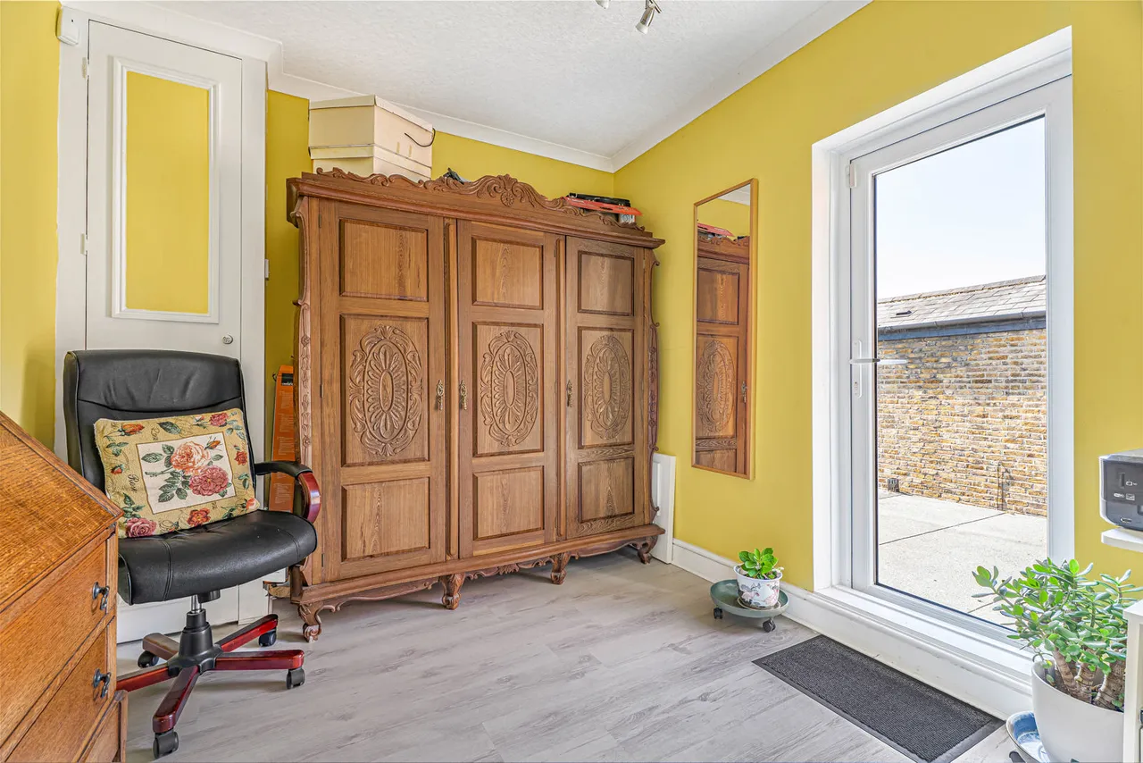 Hanworth Road, Hounslow, TW3, photo 27
