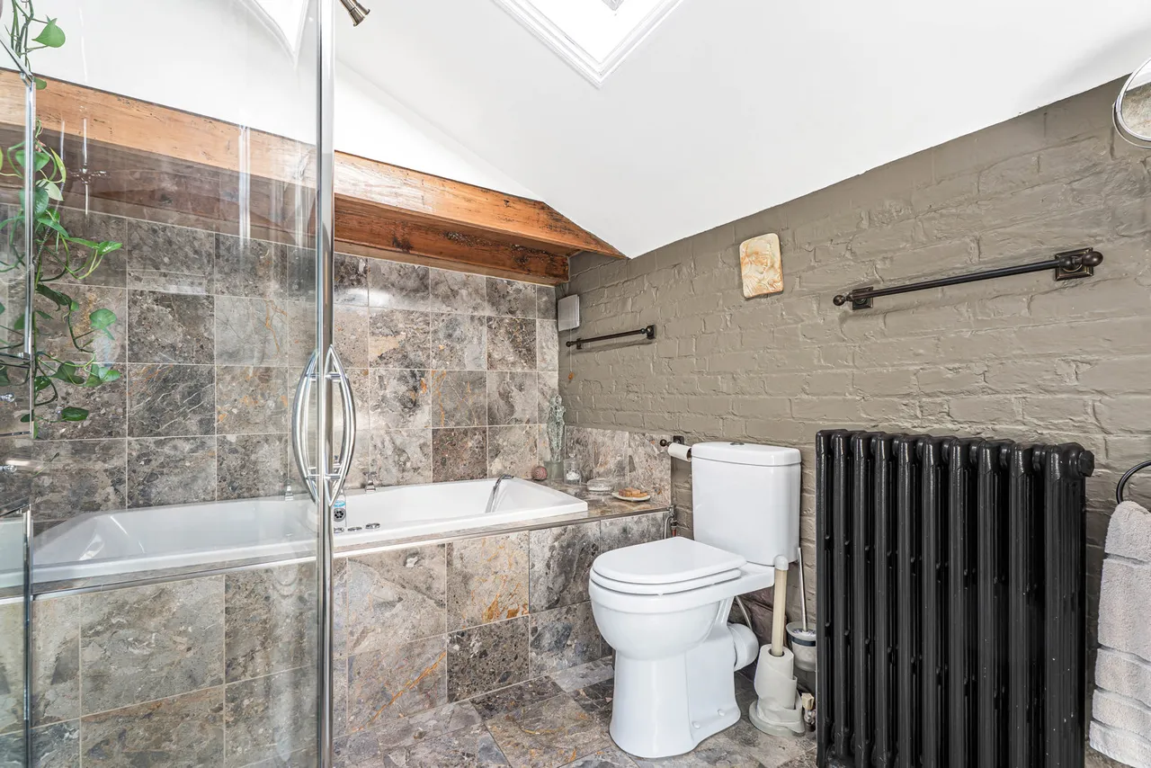 Hanworth Road, Hounslow, TW3, photo 25