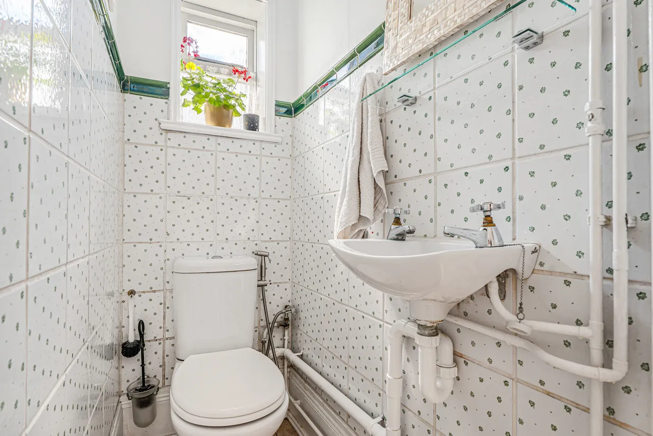 Hanworth Road, Hounslow, TW3, photo 13