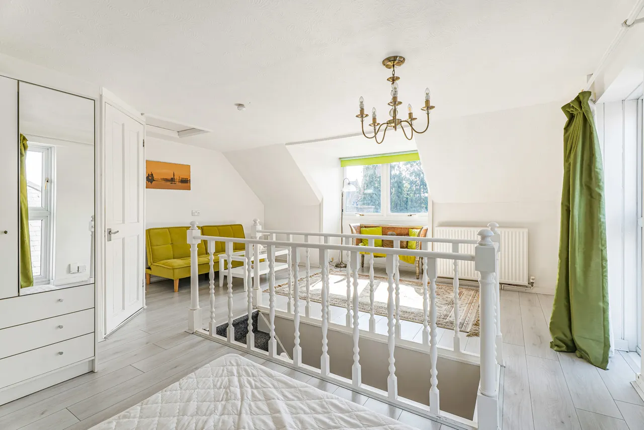 Hanworth Road, Hounslow, TW3, photo 19