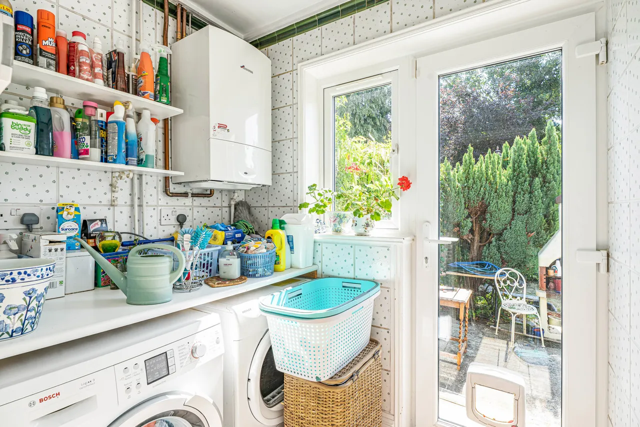 Hanworth Road, Hounslow, TW3, photo 12