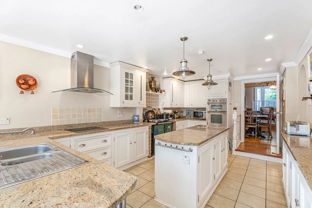 Hanworth Road, Hounslow, TW3, photo 5
