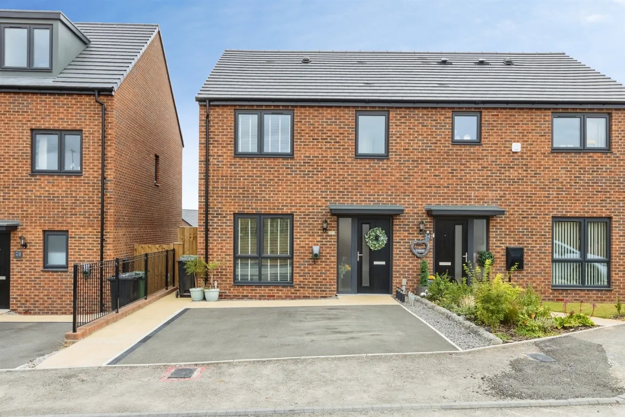 3 bed house for sale — Pendas Crescent, Leeds