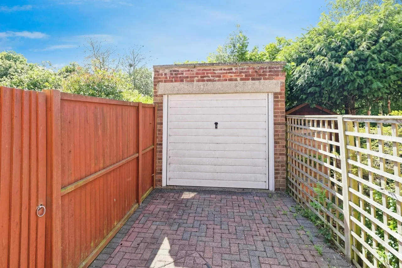 Maple Close, Rough Common, Canterbury, Kent, CT2, photo 17