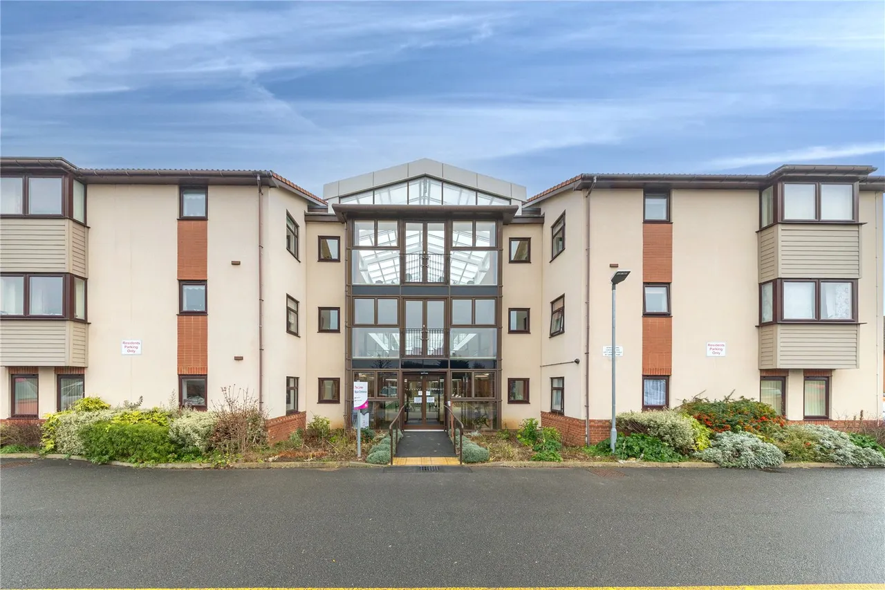 2 bed flat for sale, Newport Pagnell