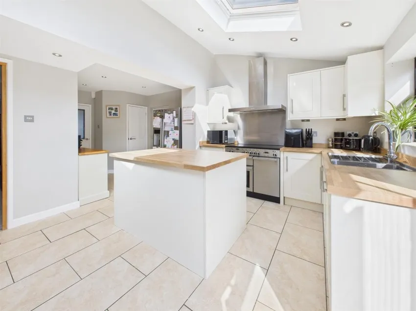 Innsworth Lane, Longlevens, photo 6