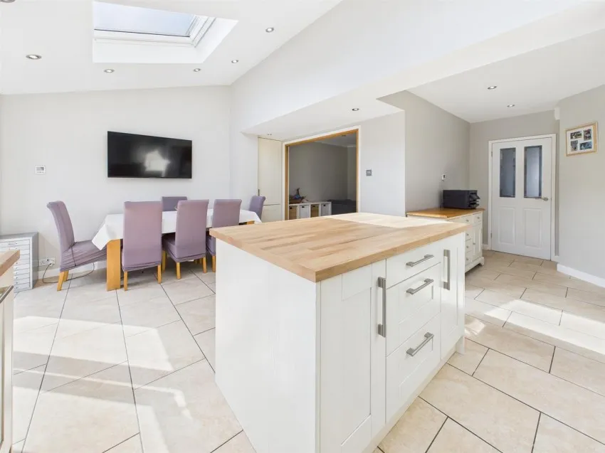 Innsworth Lane, Longlevens, photo 9
