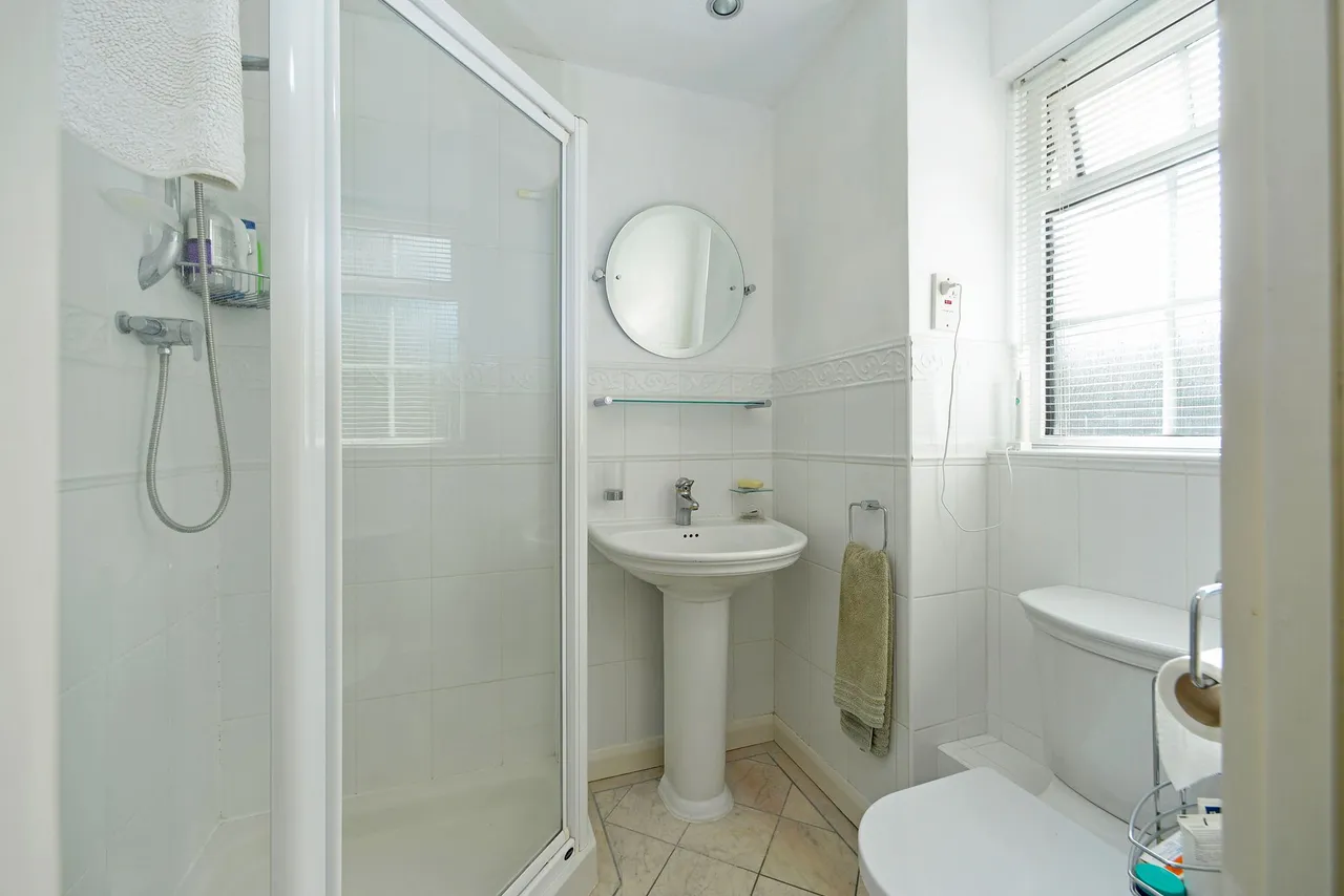Broad Walk, Cranleigh, GU6, photo 18