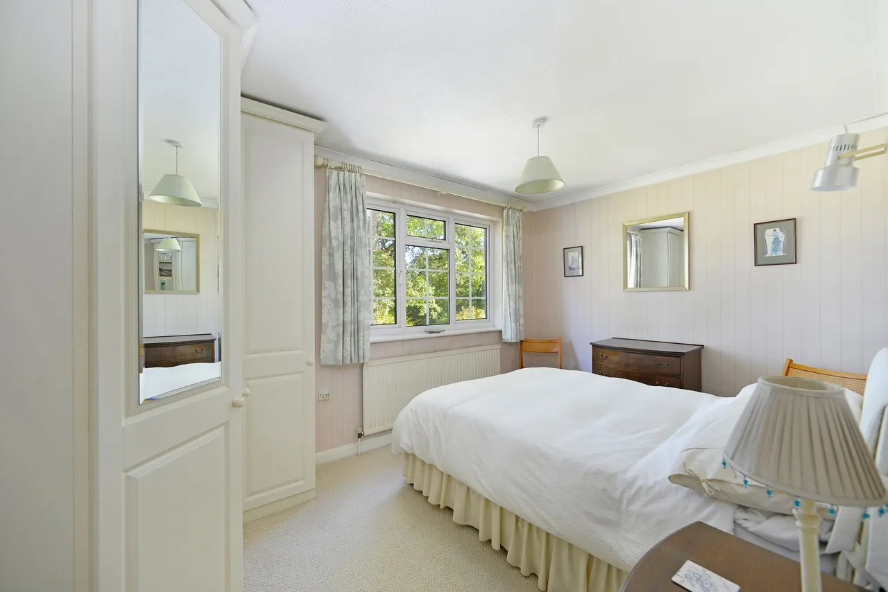 Broad Walk, Cranleigh, GU6, photo 15