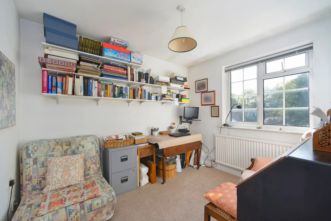 Broad Walk, Cranleigh, GU6, photo 19
