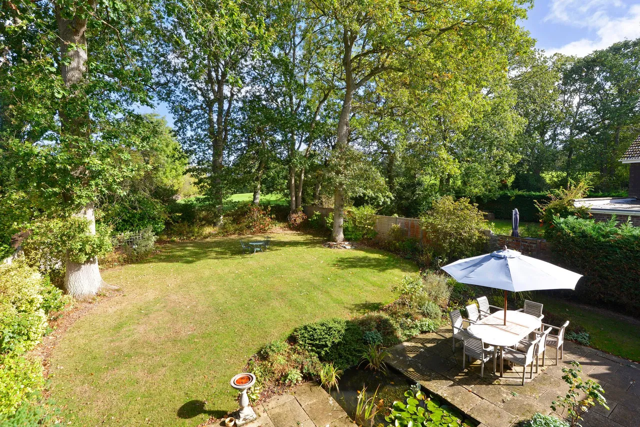 Broad Walk, Cranleigh, GU6, photo 4