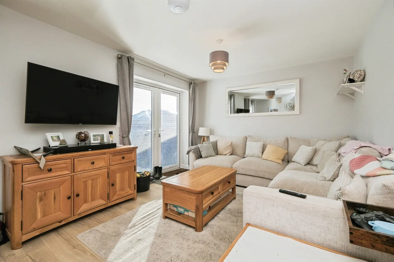 Millstone Drive, Hailsham, BN27, photo 2