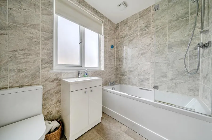 Haslemere Road, Windsor, SL4, photo 12