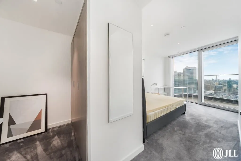 Biscayne Avenue, E14, photo 8