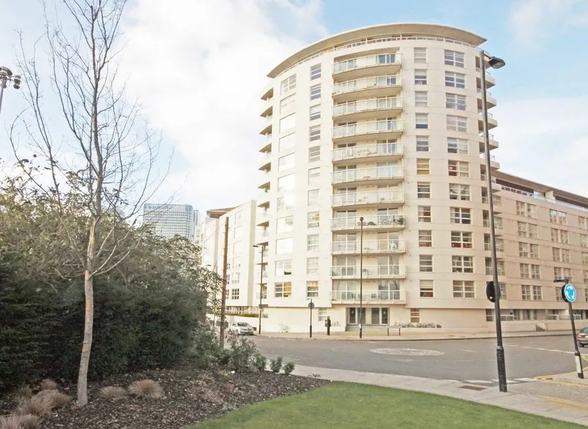 2 bed property to rent, Prestons Road, Canary Wharf, E14