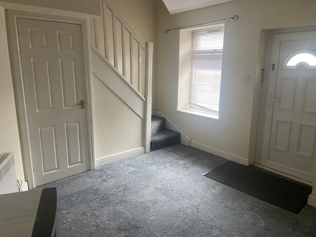Whitworth Road, Rochdale OL12 0SW, photo 4