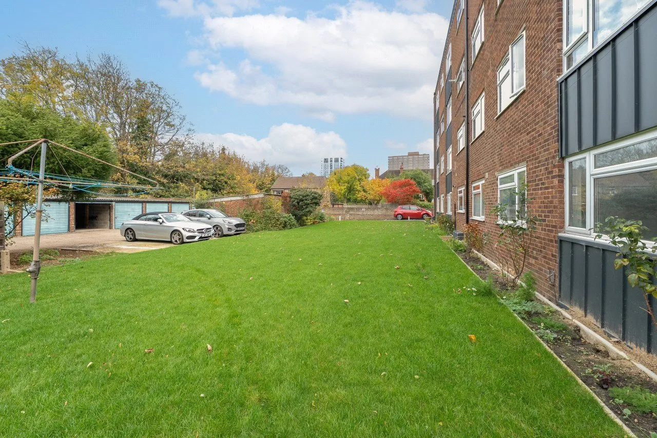 Christchurch Park, Sutton, SM2, photo 13